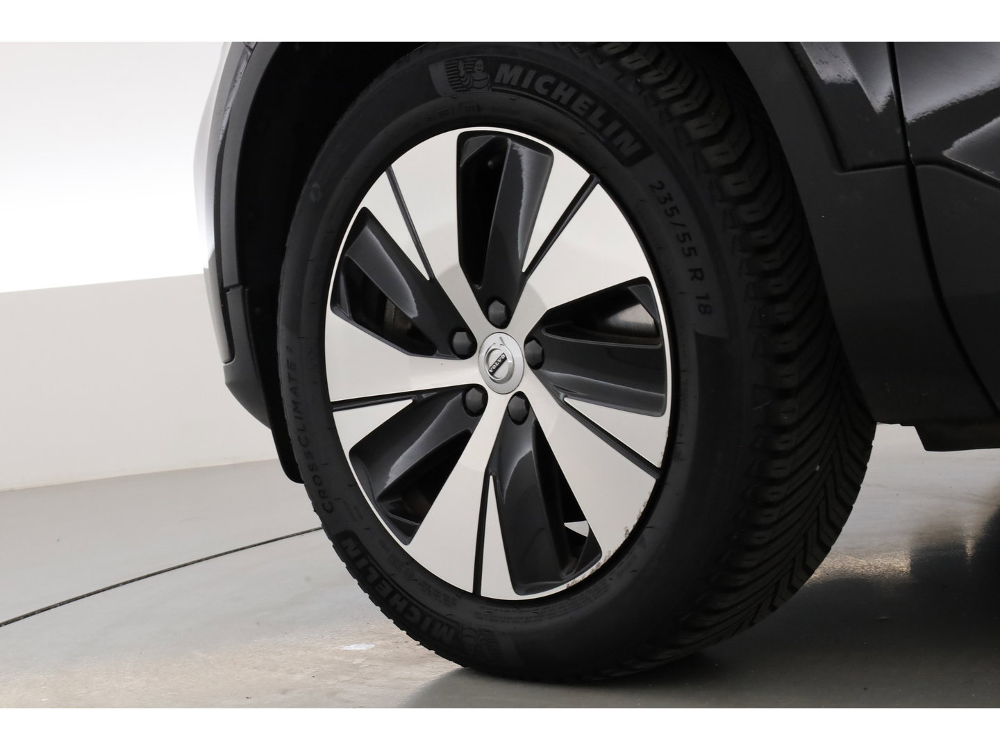 Volvo XC40 1.5 T4 Plug-in hybrid Plus Bright | Prijs rijklaar | Facelift | trekhaak | H&K Audio | carplay | stoel & stuur verwarming | Memory |