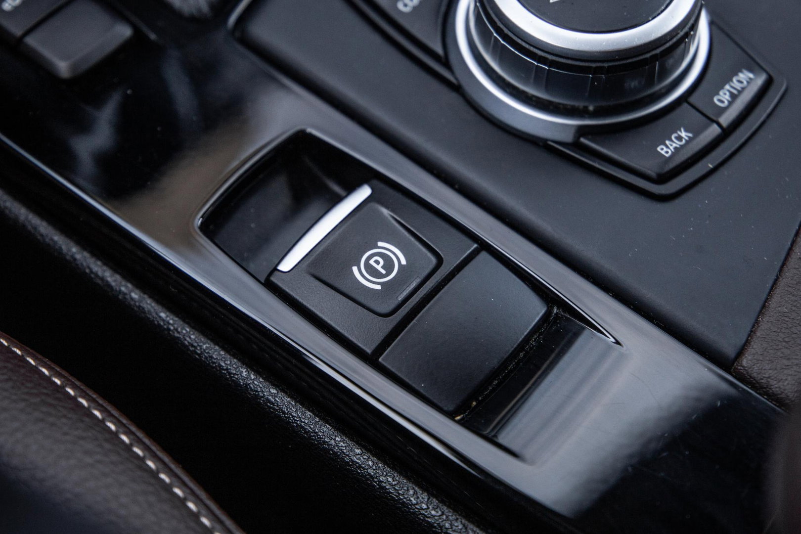 BMW X2 xDrive25e High Executive M PAKKET / CARPLAY / CRUISE CONTROLE / BRUIN LEER / STOELVERWARMING