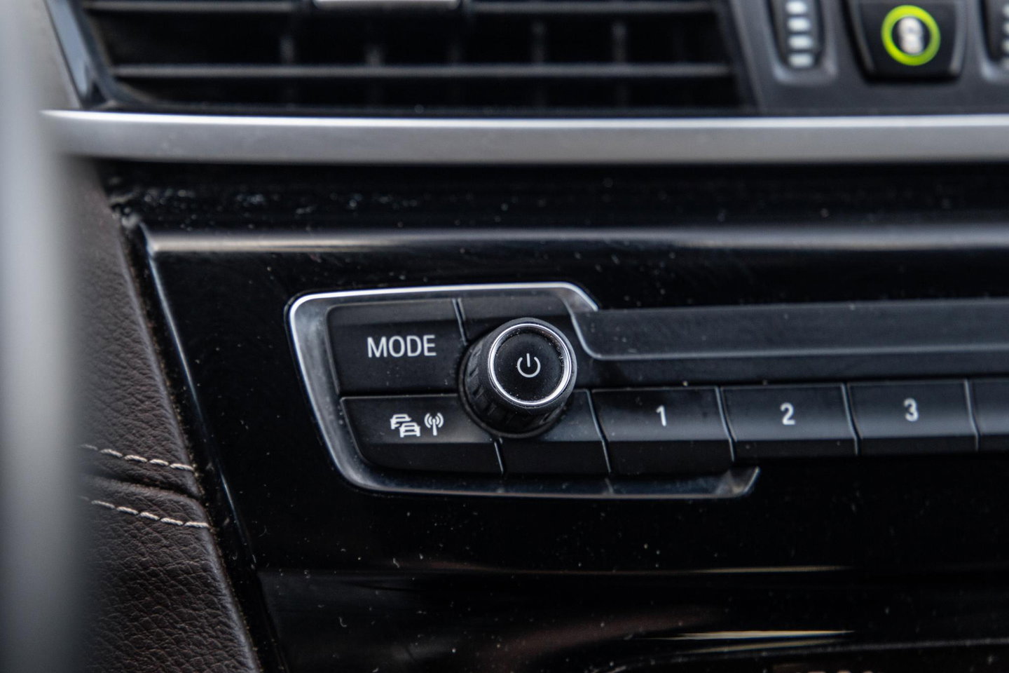 BMW X2 xDrive25e High Executive M PAKKET / CARPLAY / CRUISE CONTROLE / BRUIN LEER / STOELVERWARMING