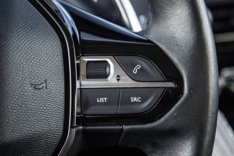 Peugeot 2008 1.2 PureTech Active AUTOMAAT / CRUISE CONTROLE / CARPLAY / DEALER ONDERHOUDEN