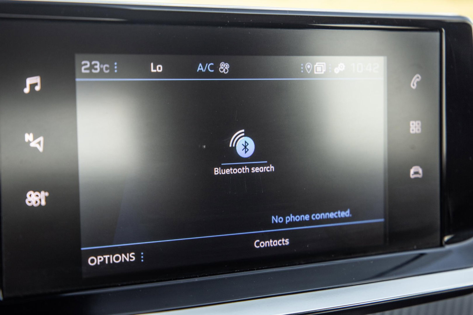 Peugeot 2008 1.2 PureTech Active AUTOMAAT / CRUISE CONTROLE / CARPLAY / DEALER ONDERHOUDEN