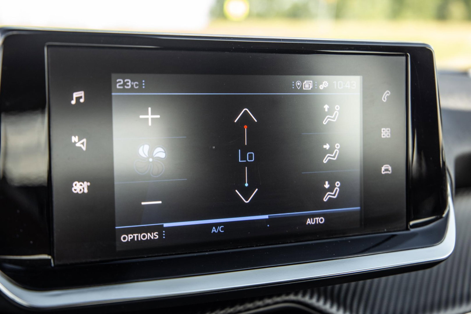 Peugeot 2008 1.2 PureTech Active AUTOMAAT / CRUISE CONTROLE / CARPLAY / DEALER ONDERHOUDEN