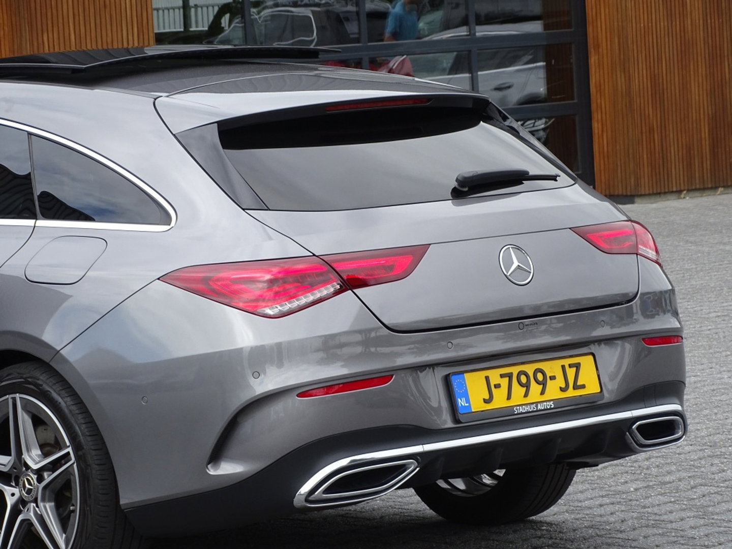 Mercedes-Benz CLA-Klasse Shooting Brake 250 225PK AMG / panorama / *NAP*