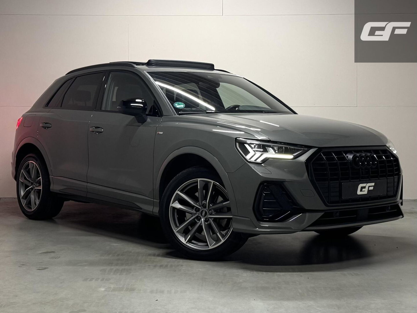Audi Q3 45 TFSIe S-Line Black Edition Pano Sonos Virtual Camera Trekh.