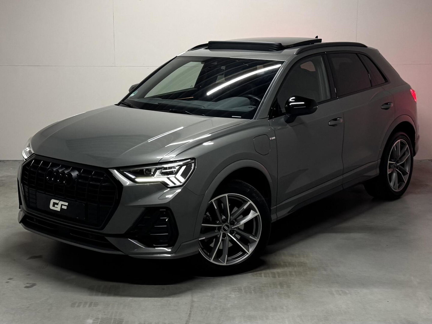 Audi Q3 45 TFSIe S-Line Black Edition Pano Sonos Virtual Camera Trekh.