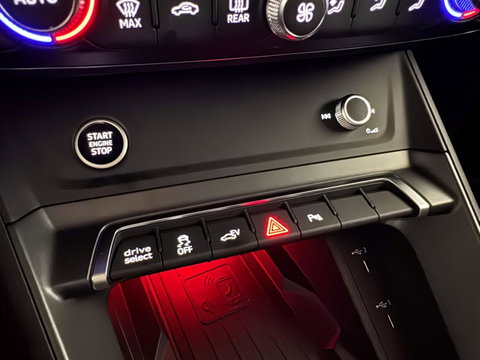 Audi Q3 45 TFSIe S-Line Black Edition Pano Sonos Virtual Camera Trekh.