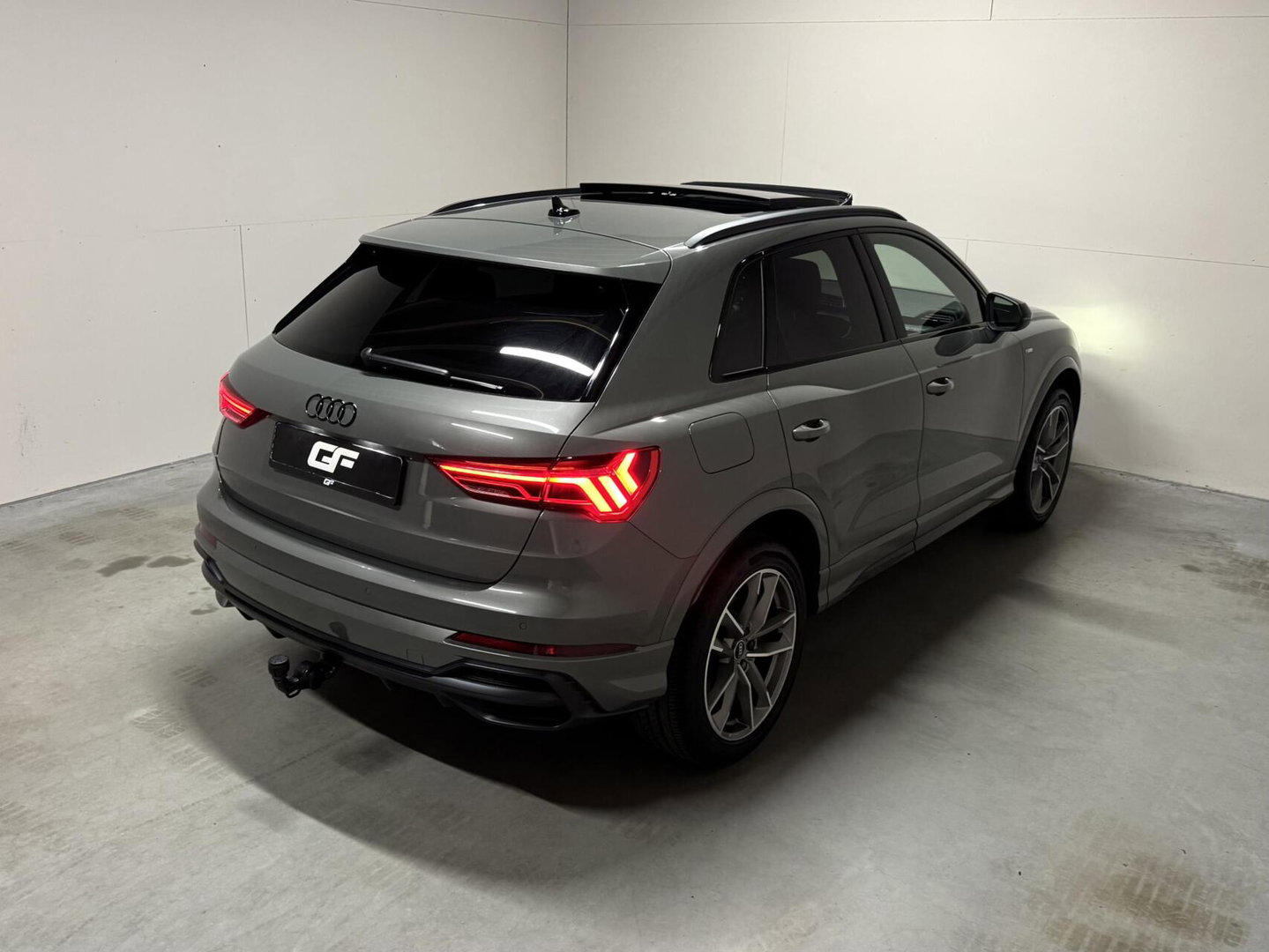 Audi Q3 45 TFSIe S-Line Black Edition Pano Sonos Virtual Camera Trekh.