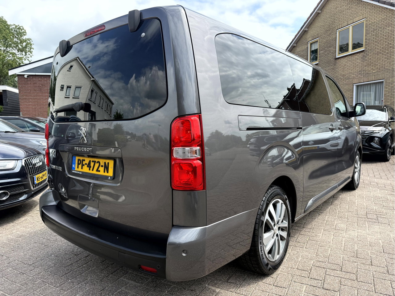 Peugeot Traveller