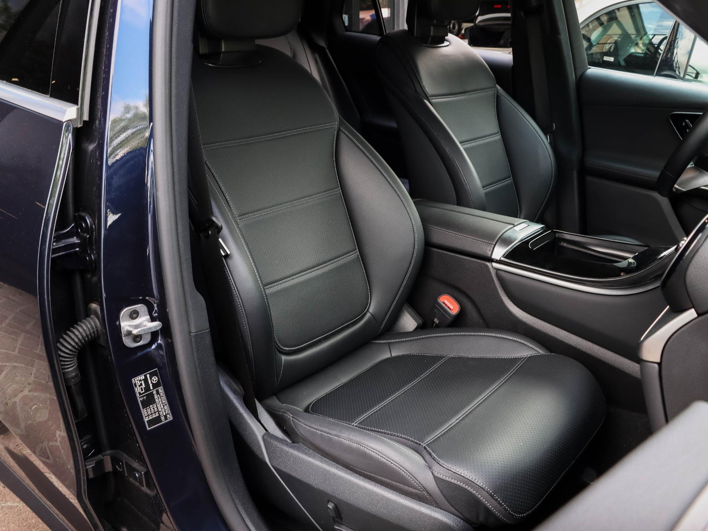 Mercedes-Benz GLC 300e 4MATIC Business Line Leder