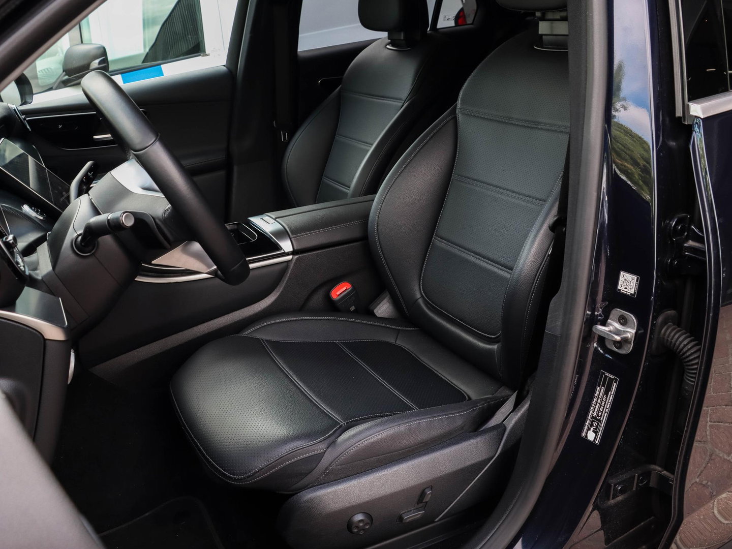 Mercedes-Benz GLC 300e 4MATIC Business Line Leder