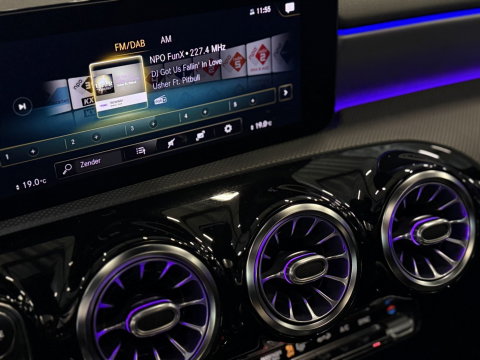 Mercedes-Benz CLA-Klasse Shooting Brake 250 225PK AMG / panorama / *NAP*