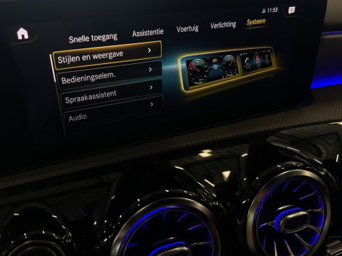 Mercedes-Benz CLA-Klasse Shooting Brake 250 225PK AMG / panorama / *NAP*