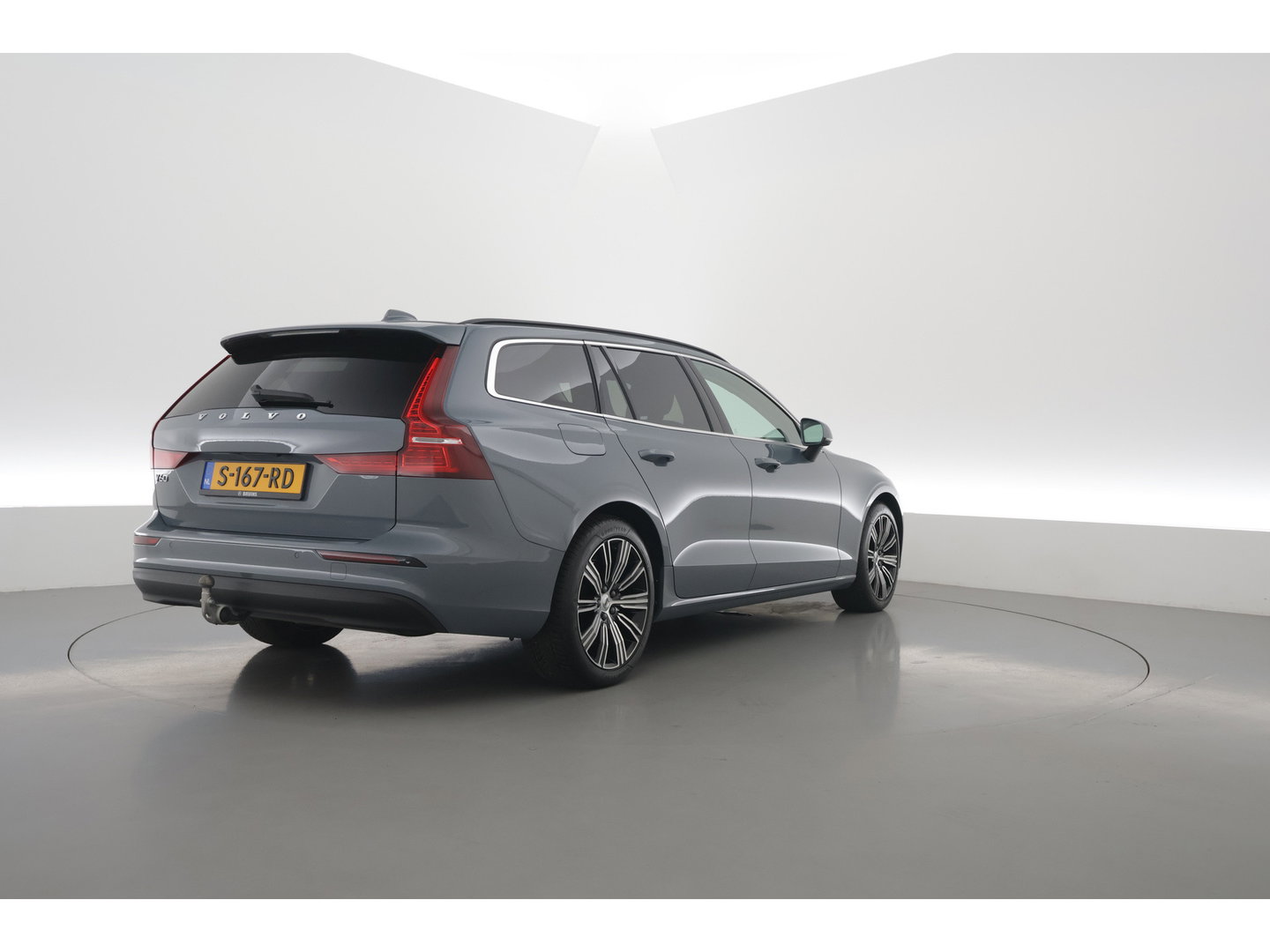 Volvo V60 2.0 B3 Core | Prijs rijklaar | Trekhaak | Camera | ACC | 4x Stoel + stuuverw. |
