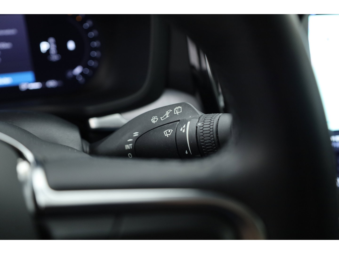 Volvo V60 2.0 B3 Core | Prijs rijklaar | Trekhaak | Camera | ACC | 4x Stoel + stuuverw. |