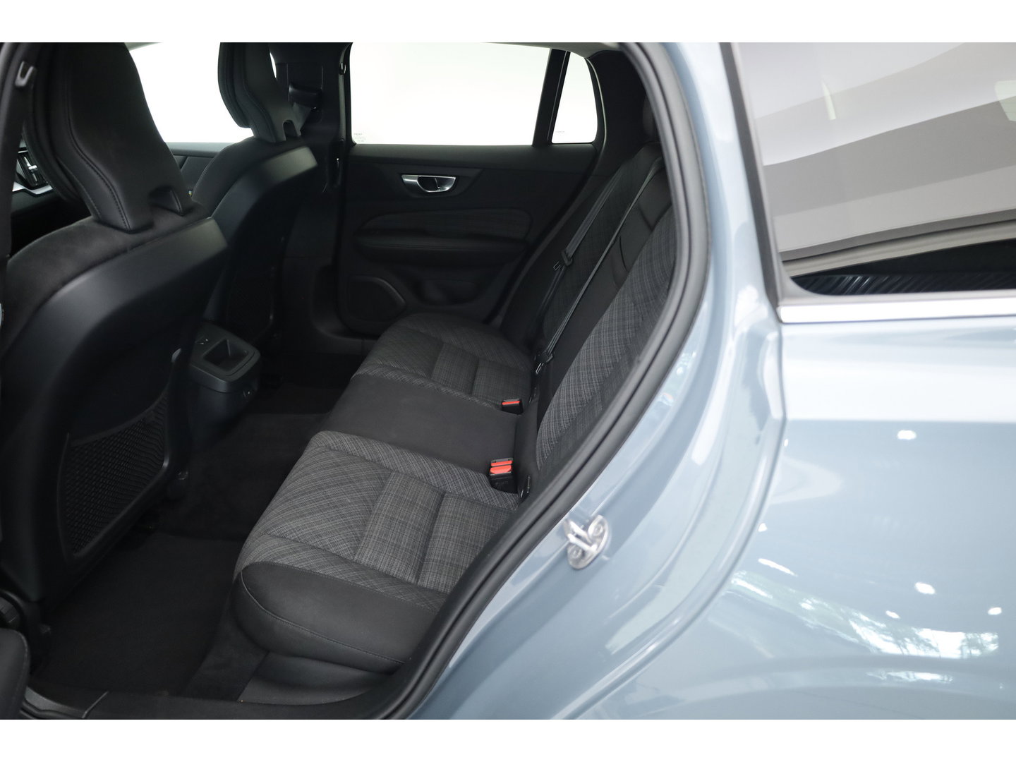 Volvo V60 2.0 B3 Core | Prijs rijklaar | Trekhaak | Camera | ACC | 4x Stoel + stuuverw. |
