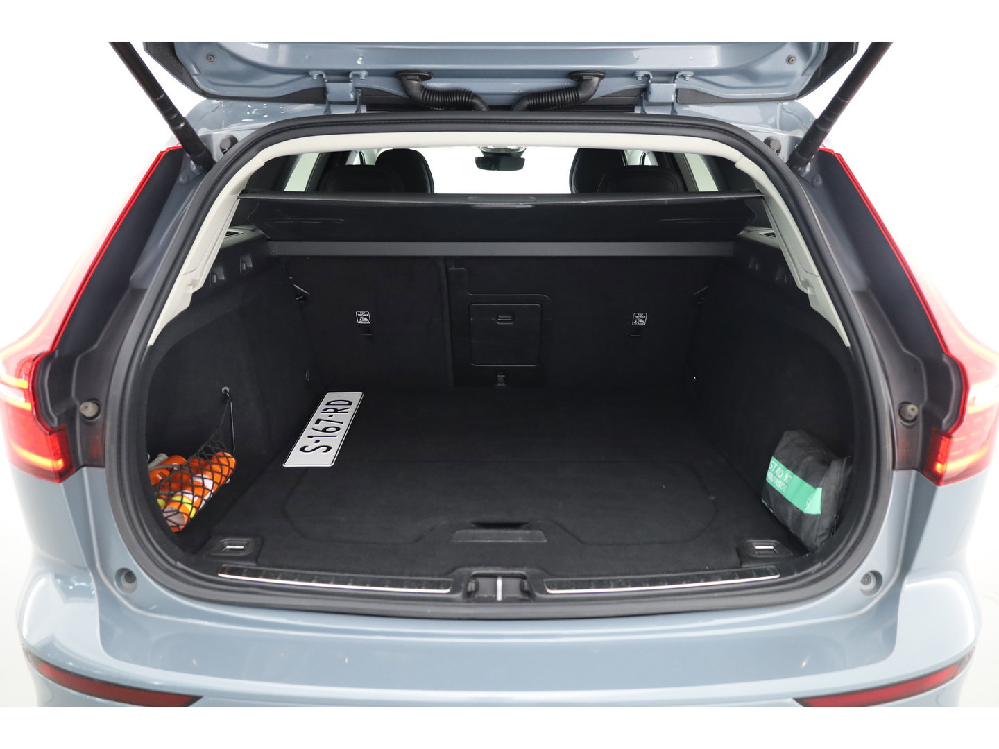Volvo V60 2.0 B3 Core | Prijs rijklaar | Trekhaak | Camera | ACC | 4x Stoel + stuuverw. |
