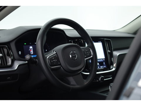 Volvo V60 2.0 B3 Core | Prijs rijklaar | Trekhaak | Camera | ACC | 4x Stoel + stuuverw. |