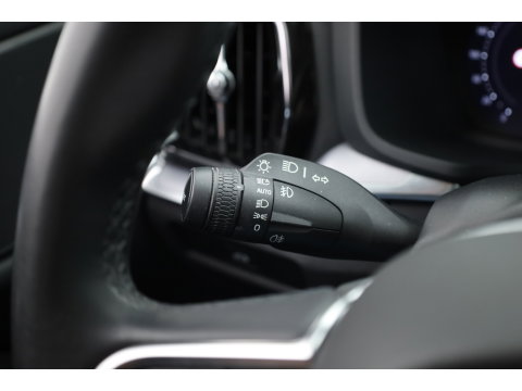 Volvo V60 2.0 B3 Core | Prijs rijklaar | Trekhaak | Camera | ACC | 4x Stoel + stuuverw. |