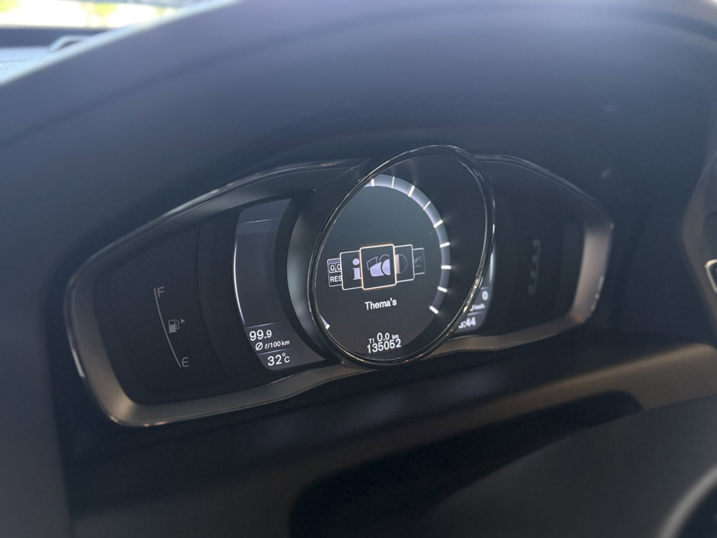 Volvo XC60 2.0 T5 FWD Polar+ 245PK / R-Design / LED