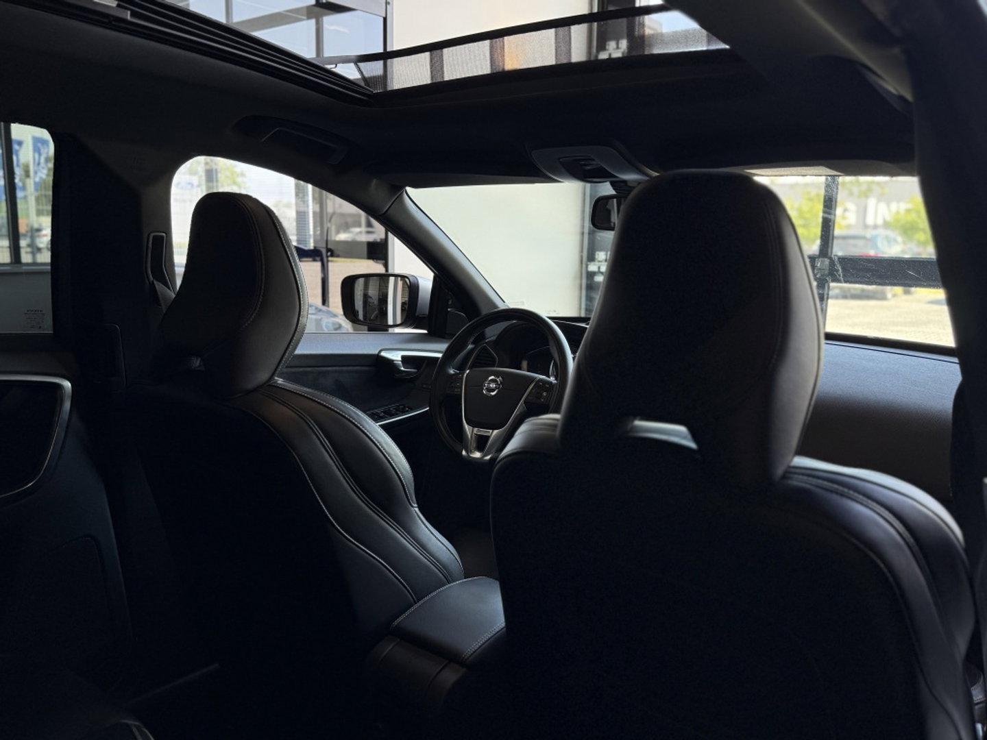 Volvo XC60 2.0 T5 FWD Polar+ 245PK / R-Design / LED