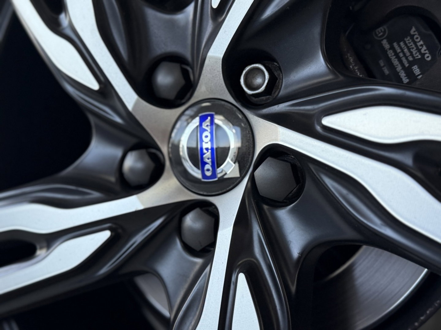 Volvo XC60 2.0 T5 FWD Polar+ 245PK / R-Design / LED