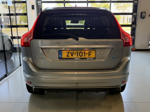 Volvo XC60 2.0 T5 FWD Polar+ 245PK / R-Design / LED