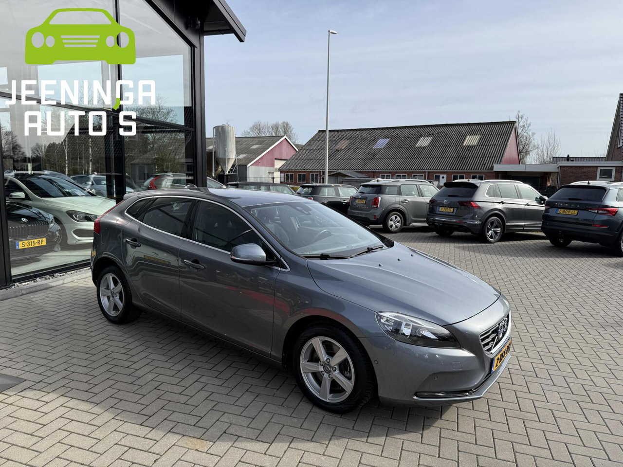 Volvo V40