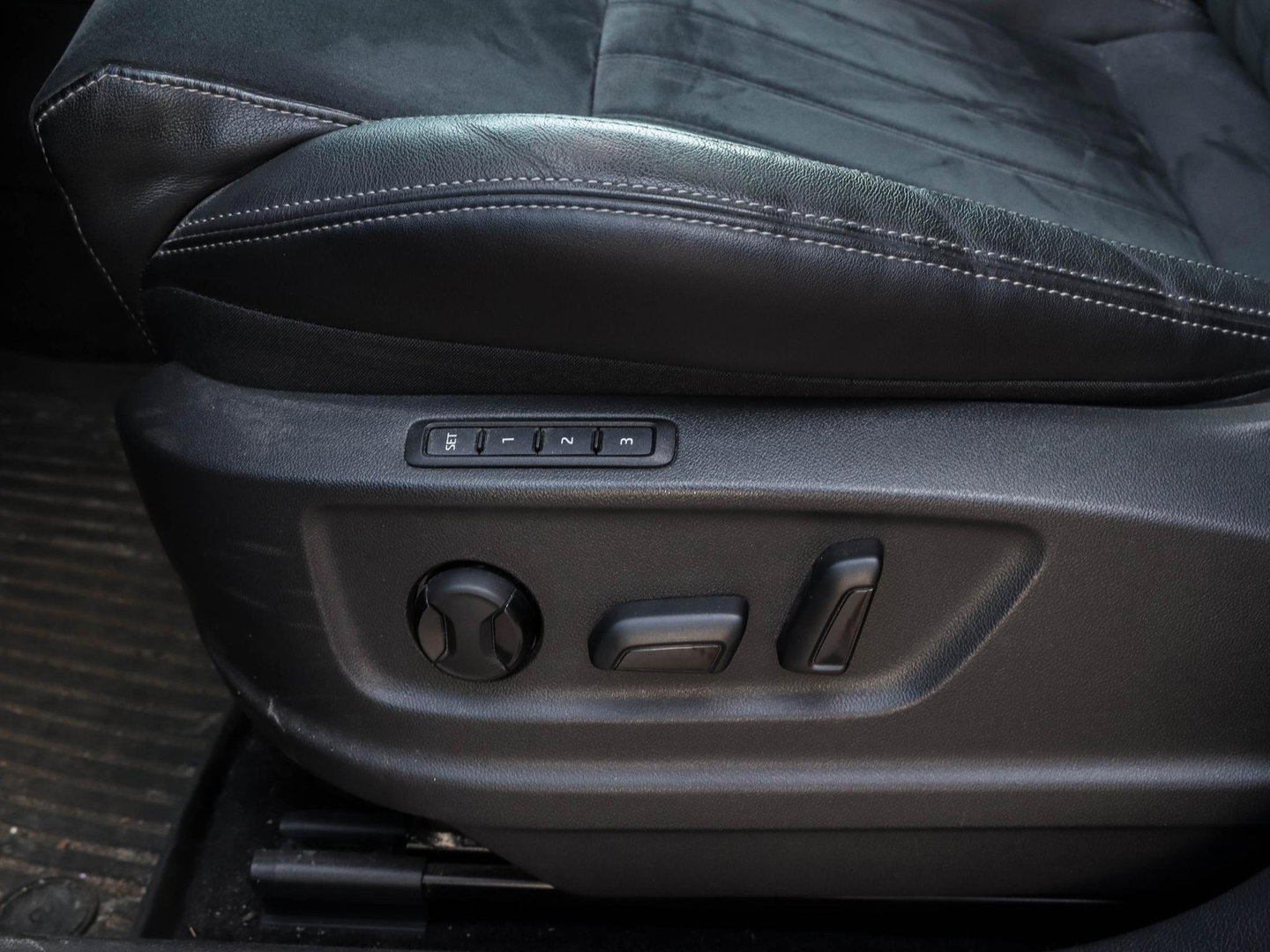 Škoda Karoq 1.5 TSI ACT Style DSG Panodak Alcantara Trekhaak
