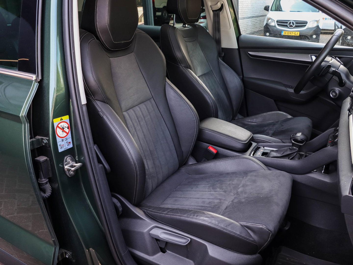 Škoda Karoq 1.5 TSI ACT Style DSG Panodak Alcantara Trekhaak