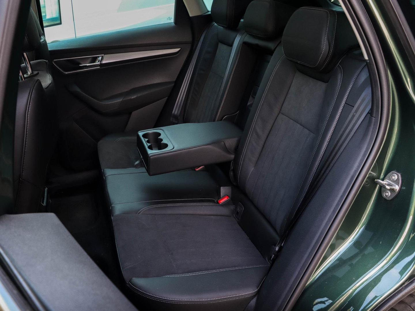 Škoda Karoq 1.5 TSI ACT Style DSG Panodak Alcantara Trekhaak