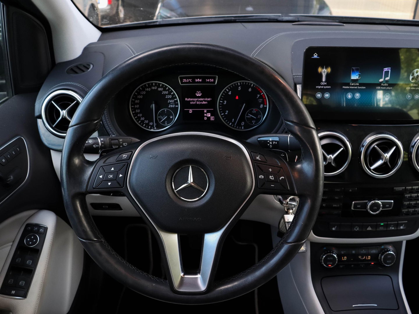 Mercedes-Benz B-Klasse 200 Automaat Clima Navi Carplay slechts 72.745km!
