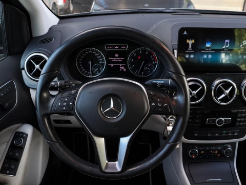Mercedes-Benz B-Klasse 200 Automaat Clima Navi Carplay slechts 72.745km!