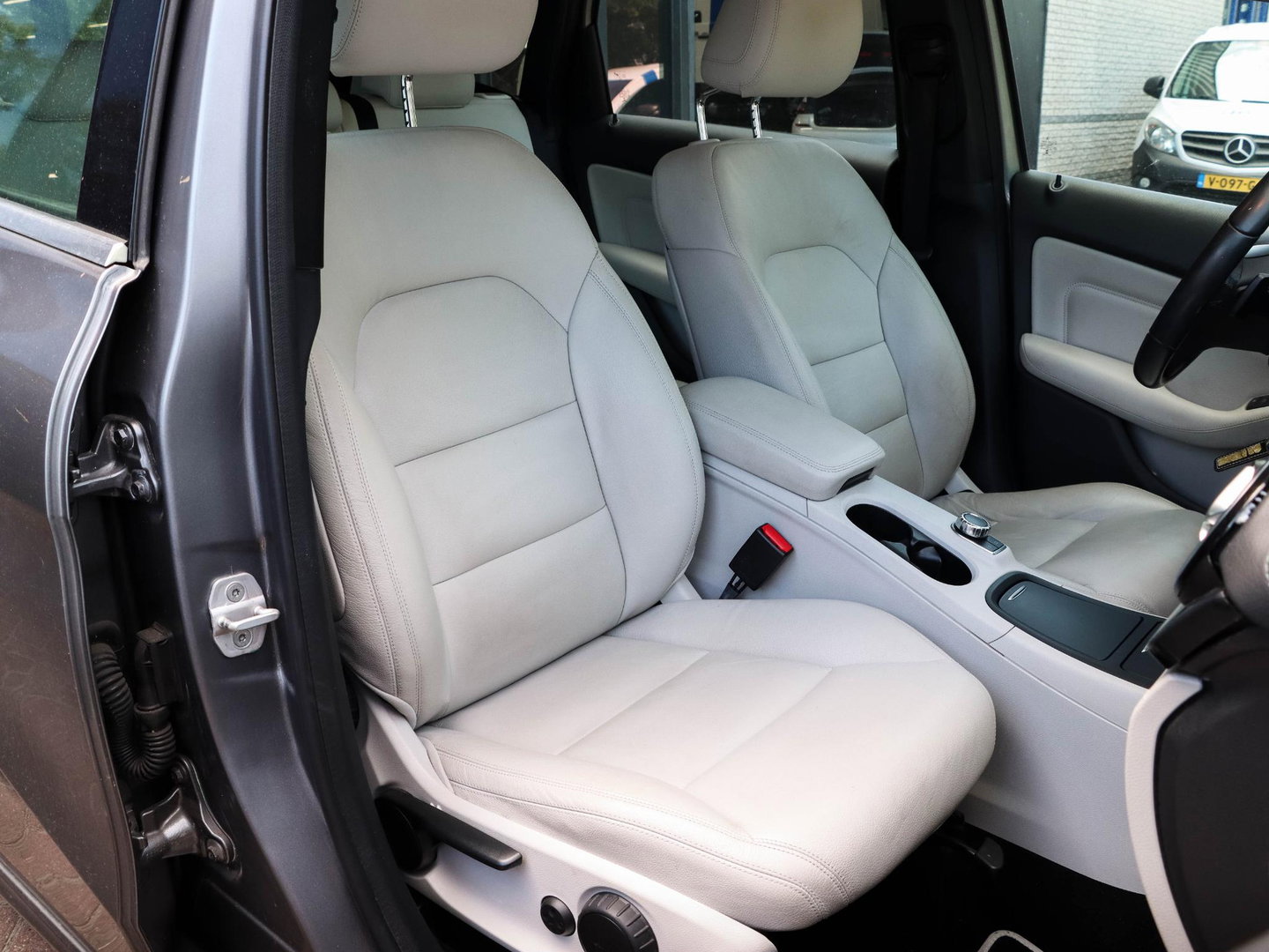 Mercedes-Benz B-Klasse 200 Automaat Clima Navi Carplay slechts 72.745km!