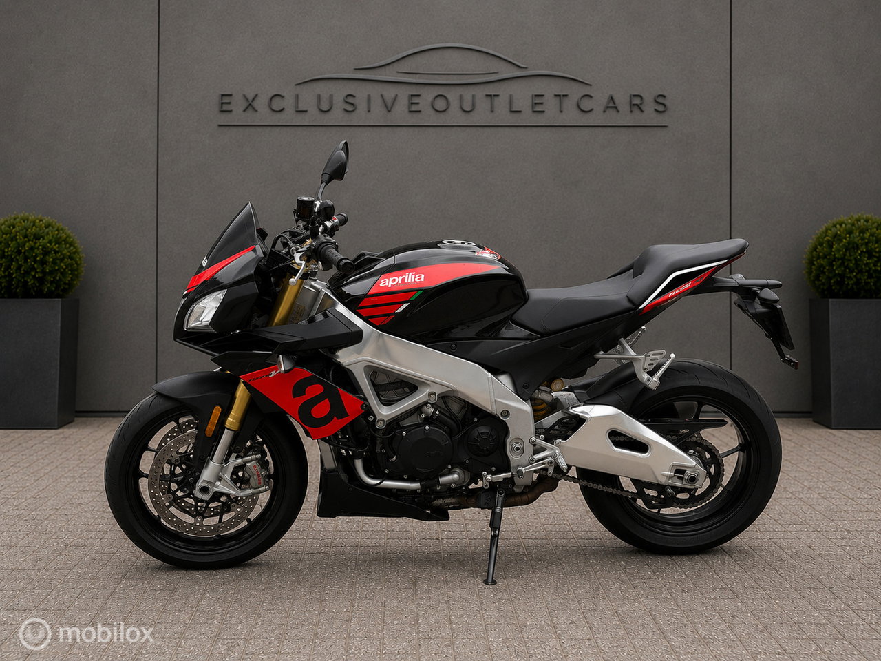 Aprilia Tuono V4