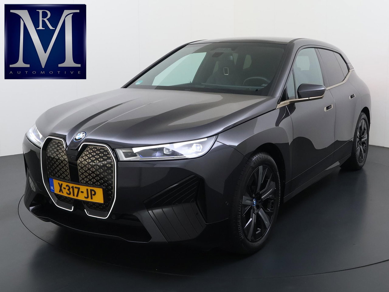 BMW iX