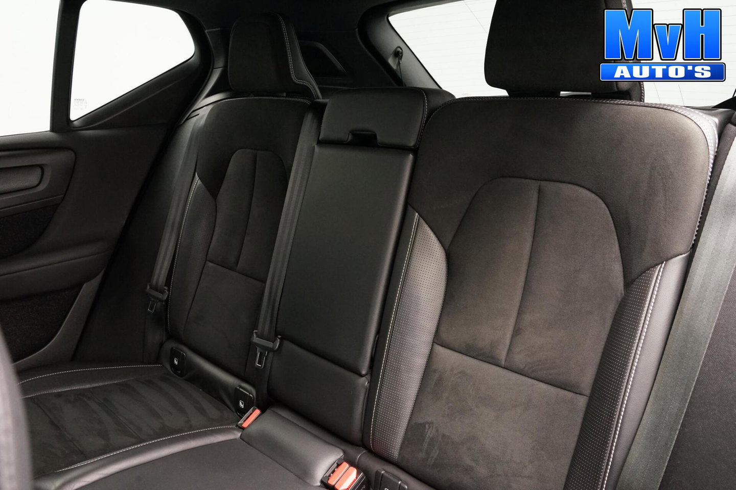 Volvo XC40 1.5 T5 PHEV R-Design|H/K|STUUR.STOELVW|CAM|SOH86%