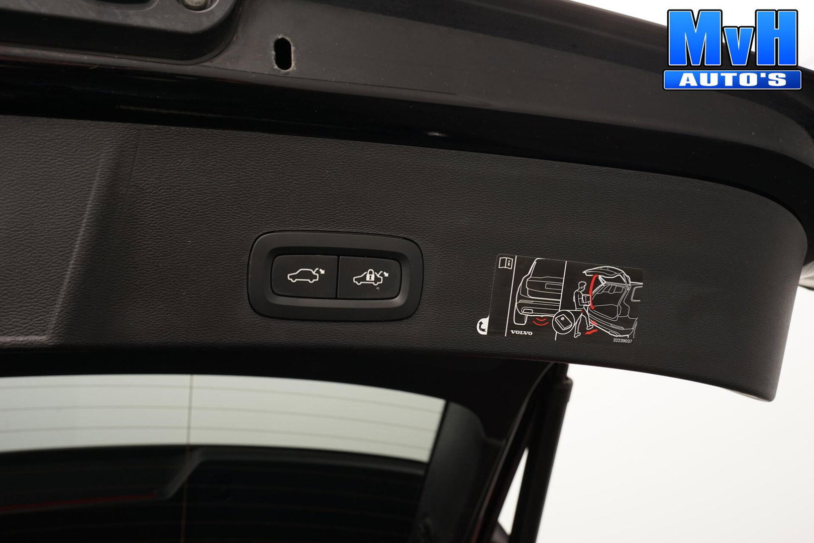 Volvo XC40 1.5 T5 PHEV R-Design|H/K|STUUR.STOELVW|CAM|SOH86%