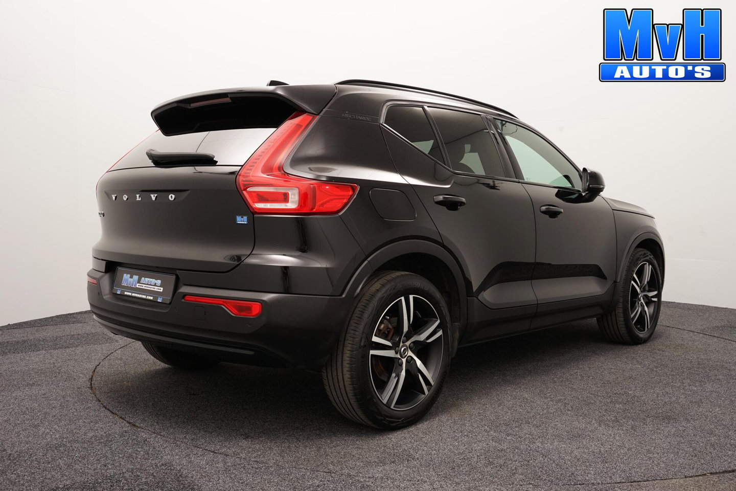Volvo XC40 1.5 T5 PHEV R-Design|H/K|STUUR.STOELVW|CAM|SOH86%