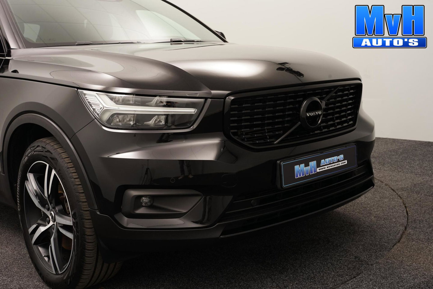 Volvo XC40 1.5 T5 PHEV R-Design|H/K|STUUR.STOELVW|CAM|SOH86%