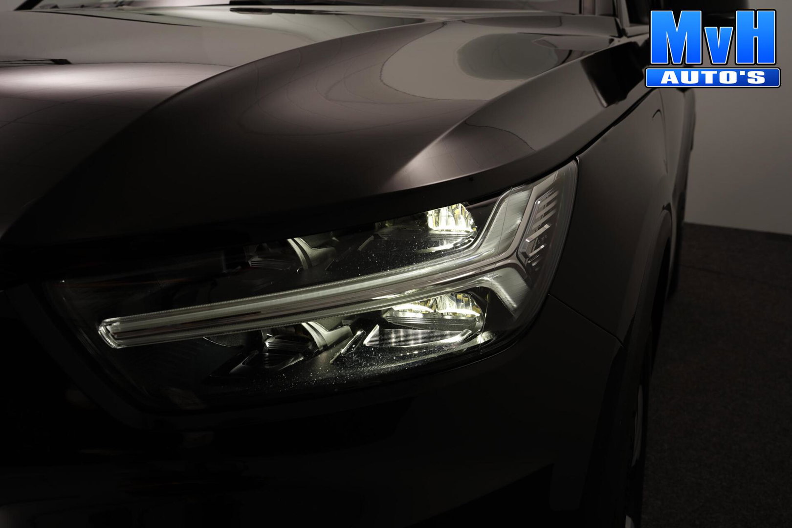 Volvo XC40 1.5 T5 PHEV R-Design|H/K|STUUR.STOELVW|CAM|SOH86%