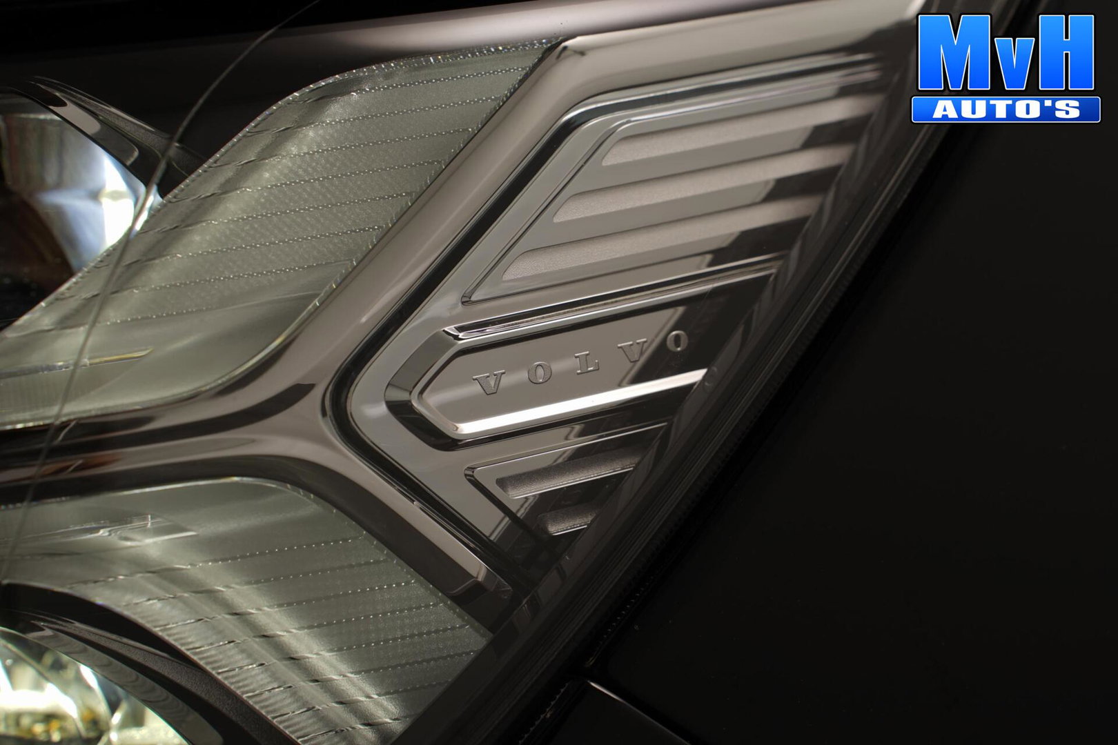 Volvo XC40 1.5 T5 PHEV R-Design|H/K|STUUR.STOELVW|CAM|SOH86%