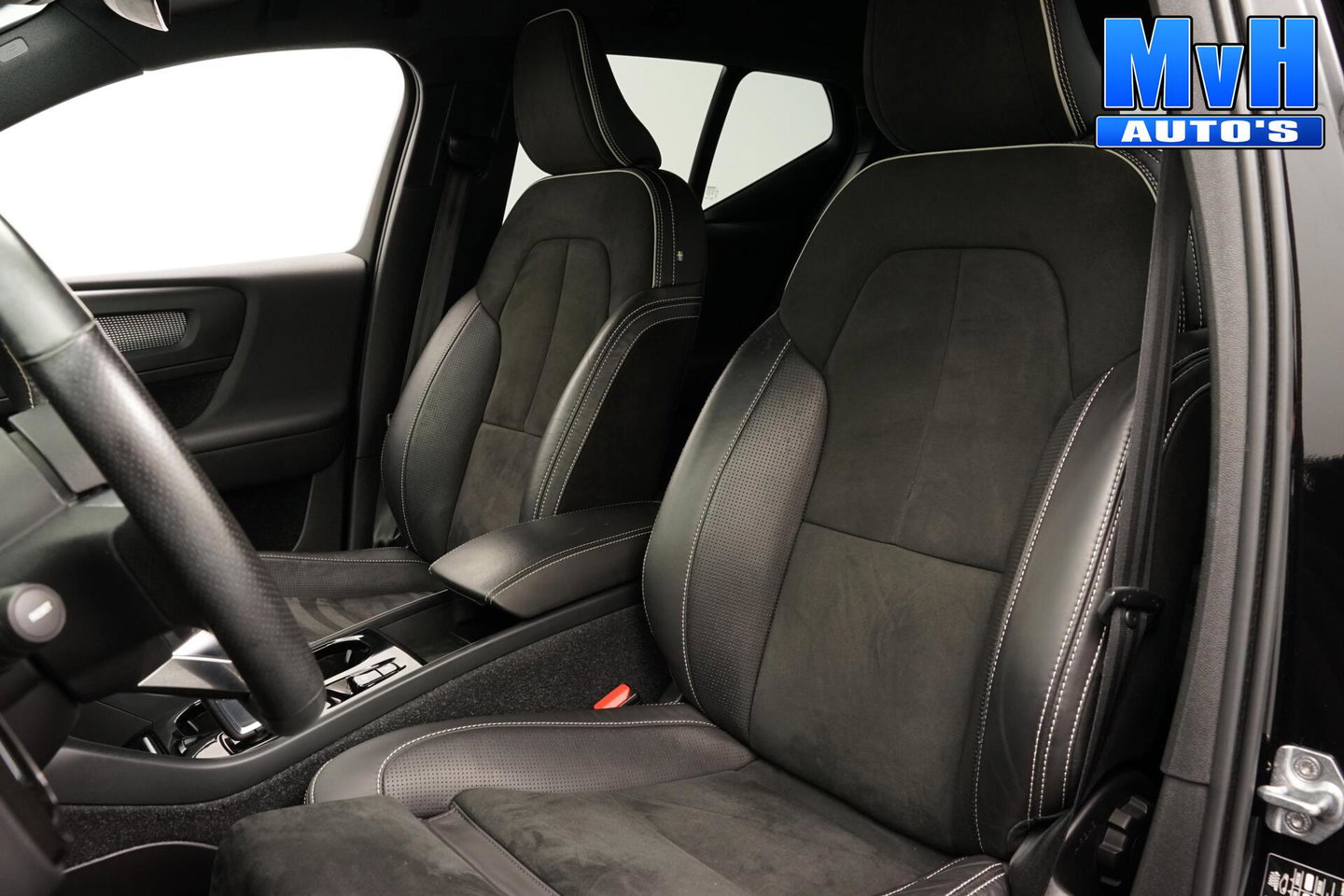 Volvo XC40 1.5 T5 PHEV R-Design|H/K|STUUR.STOELVW|CAM|SOH86%