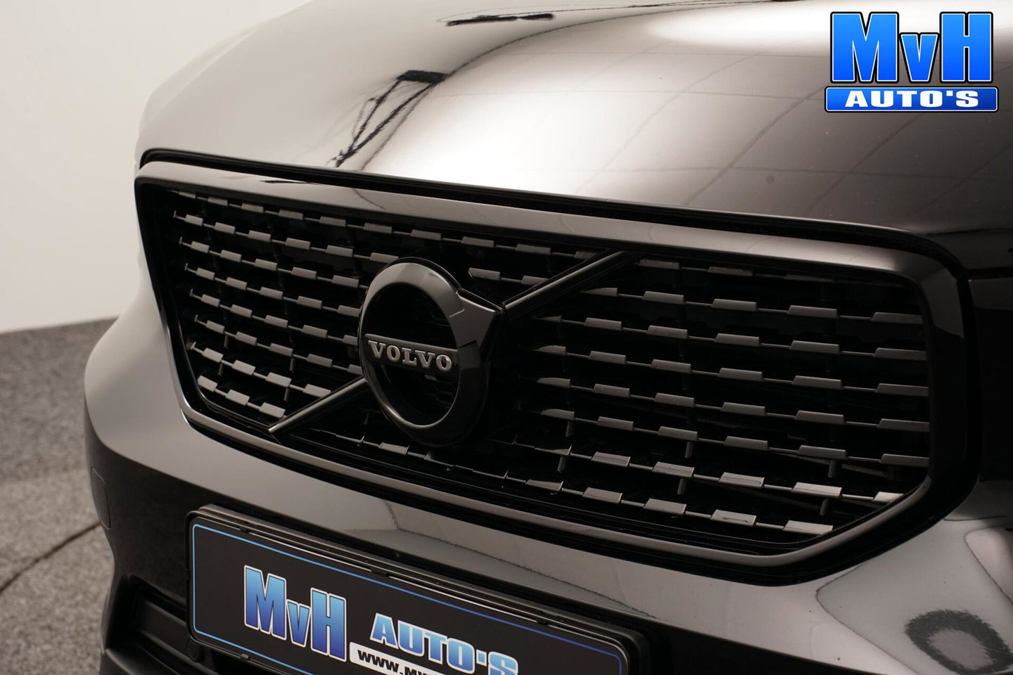 Volvo XC40 1.5 T5 PHEV R-Design|H/K|STUUR.STOELVW|CAM|SOH86%