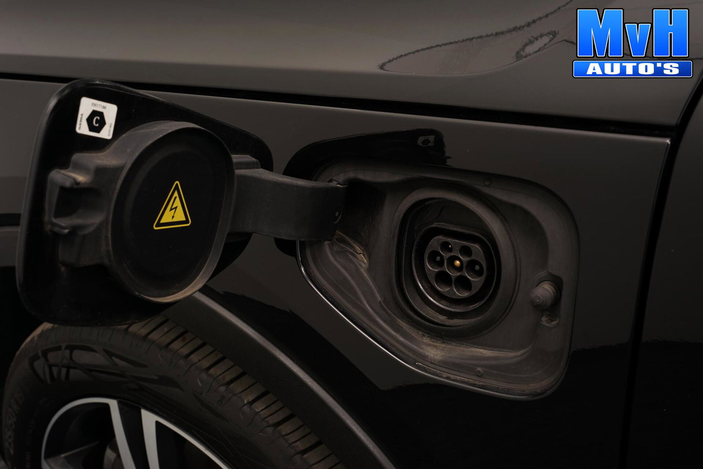 Volvo XC40 1.5 T5 PHEV R-Design|H/K|STUUR.STOELVW|CAM|SOH86%