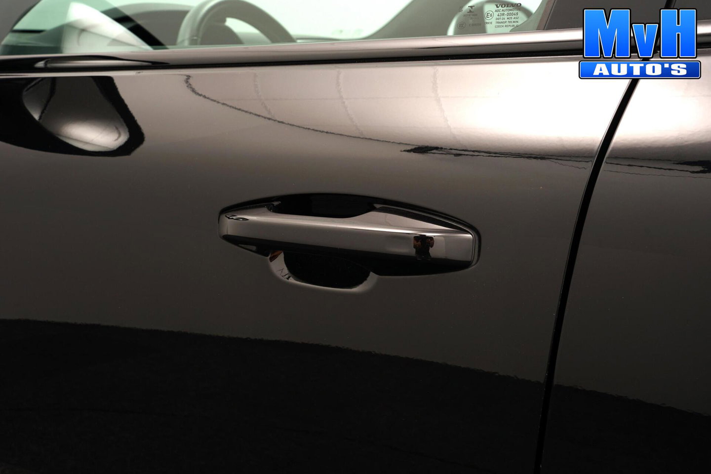 Volvo XC40 1.5 T5 PHEV R-Design|H/K|STUUR.STOELVW|CAM|SOH86%