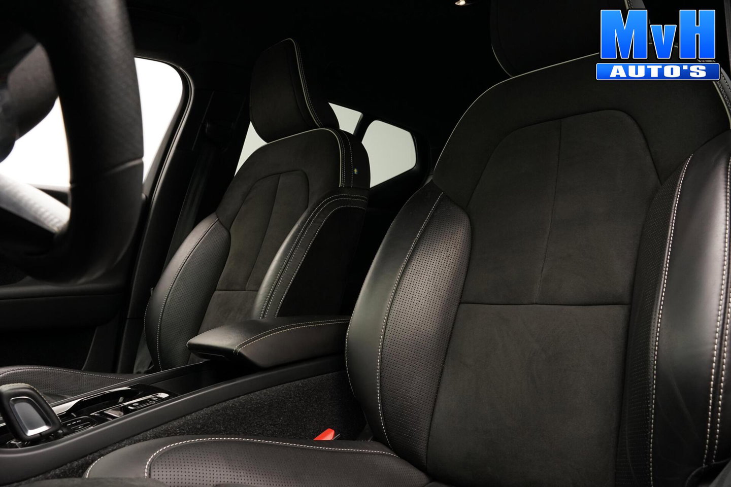 Volvo XC40 1.5 T5 PHEV R-Design|H/K|STUUR.STOELVW|CAM|SOH86%