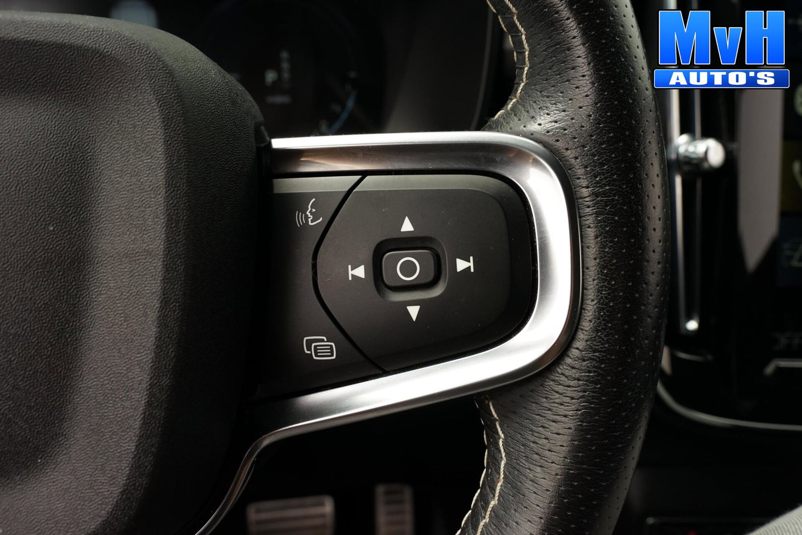 Volvo XC40 1.5 T5 PHEV R-Design|H/K|STUUR.STOELVW|CAM|SOH86%