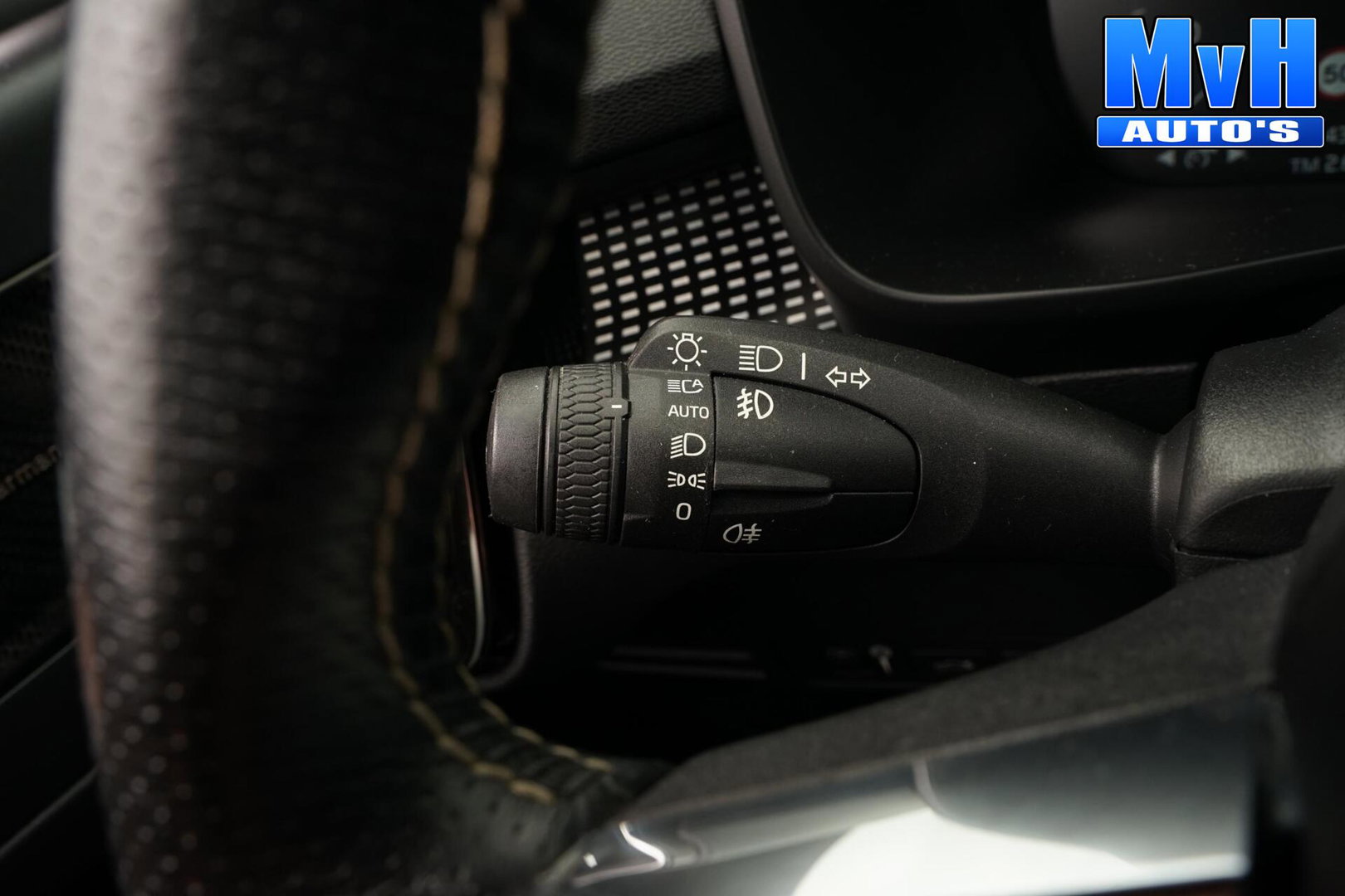Volvo XC40 1.5 T5 PHEV R-Design|H/K|STUUR.STOELVW|CAM|SOH86%