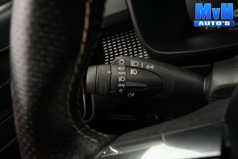 Volvo XC40 1.5 T5 PHEV R-Design|H/K|STUUR.STOELVW|CAM|SOH86%