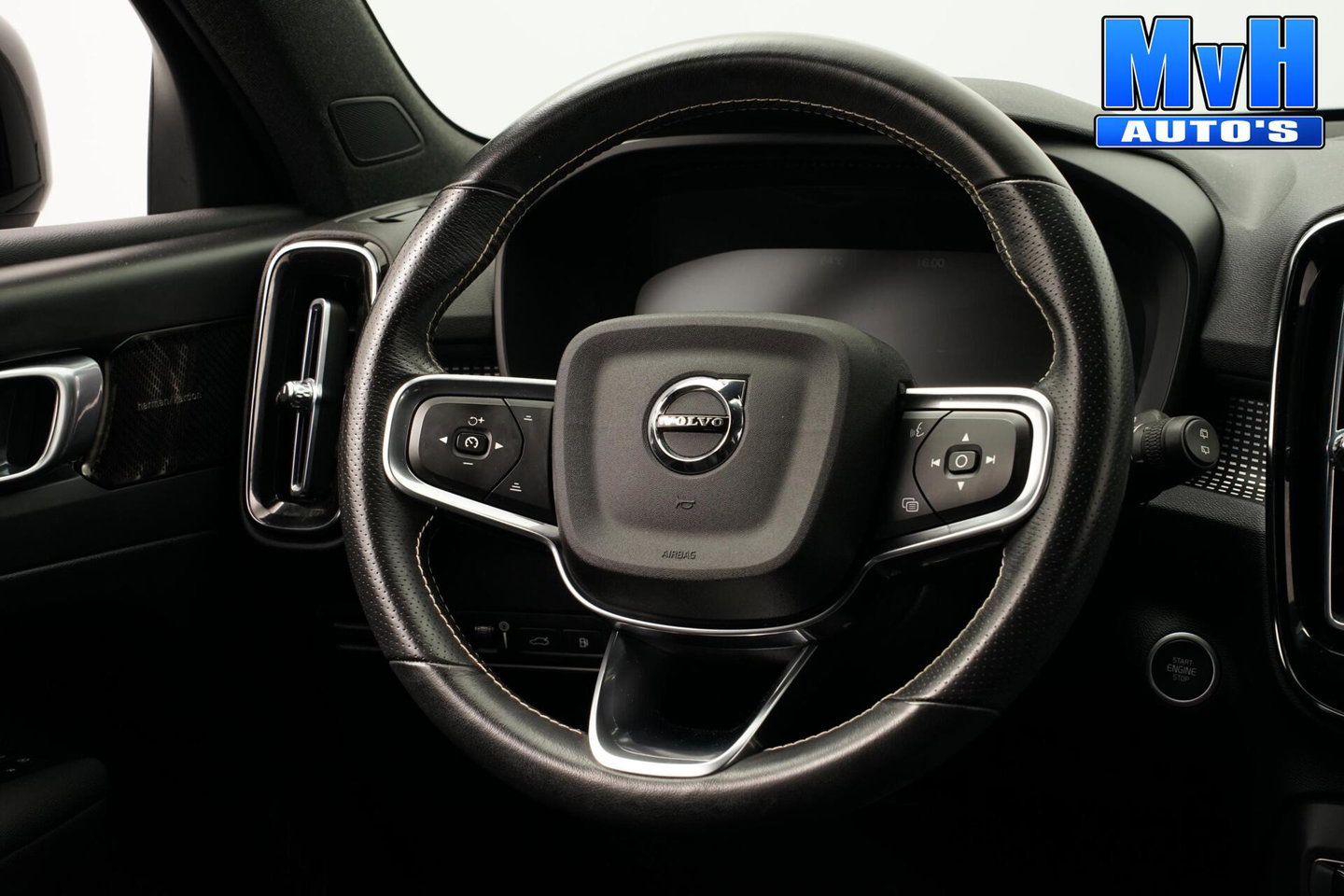 Volvo XC40 1.5 T5 PHEV R-Design|H/K|STUUR.STOELVW|CAM|SOH86%